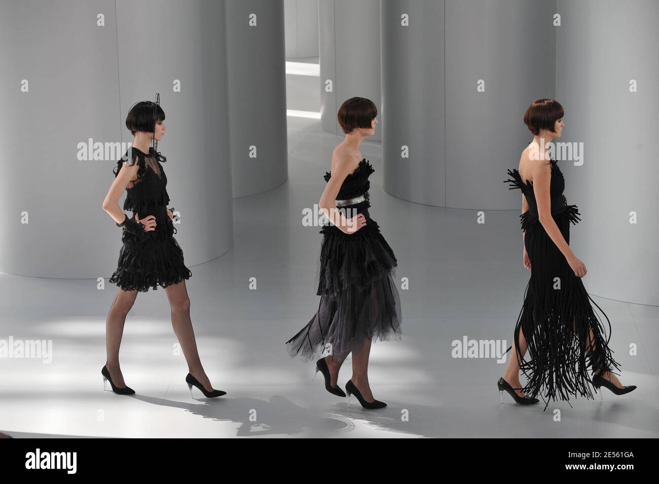 Models display a creation by designer Karl Lagerfeld for Chanel fall winter  2008-2009 Haute-Couture collection show in Paris, France on July 1st, 2008.  Photo by Thierry Orban/ABACAPRESS.COM Stock Photo - Alamy