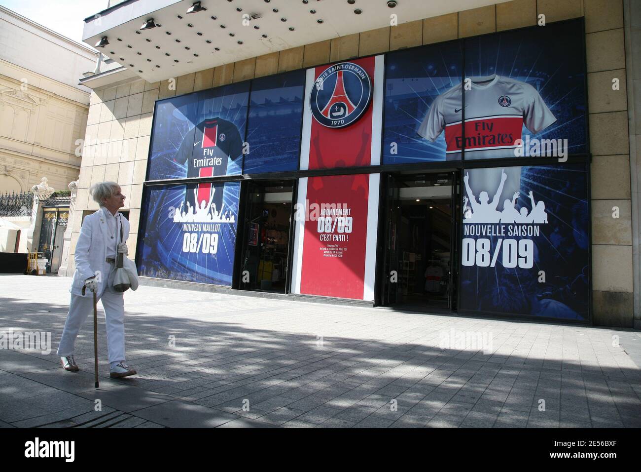 PSG (Paris Saint Germain) store on the Avenue des Champs-Elysees in Paris,  France on July 24, 2008. Photo by Denis Guignebourg/ABACAPRESS.COM Stock  Photo - Alamy