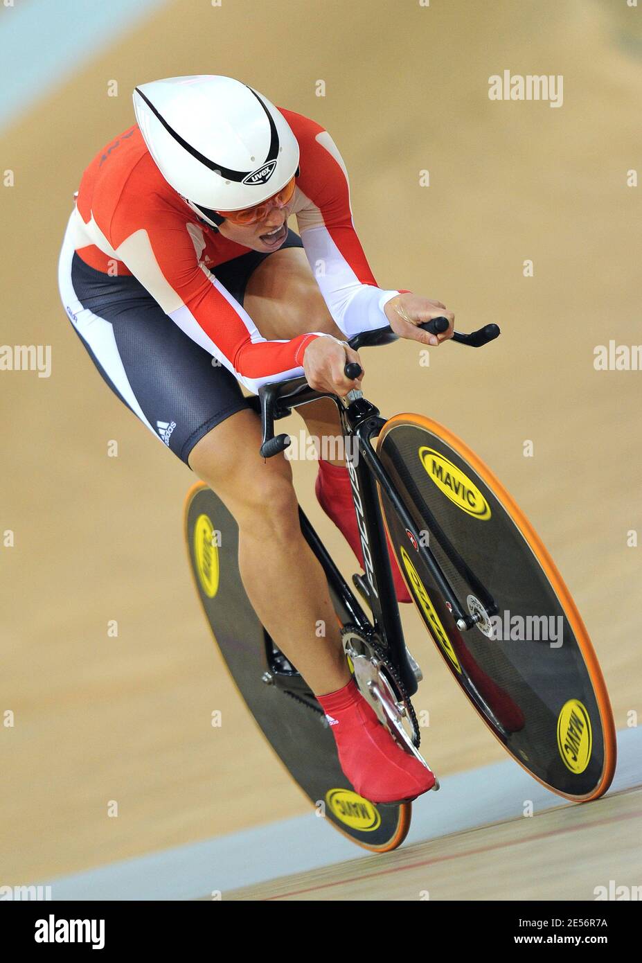 Germany's Verena Jooss competes on women's individual pursuit during the Beijing Olympic Games Day 7 at the Laoshan Velodrome in Beijing, China on August 15, 2008. Photo by Gouhier-Hahn-Nebinger/Cameleon/ABACAPRESS.COM Stock Photo