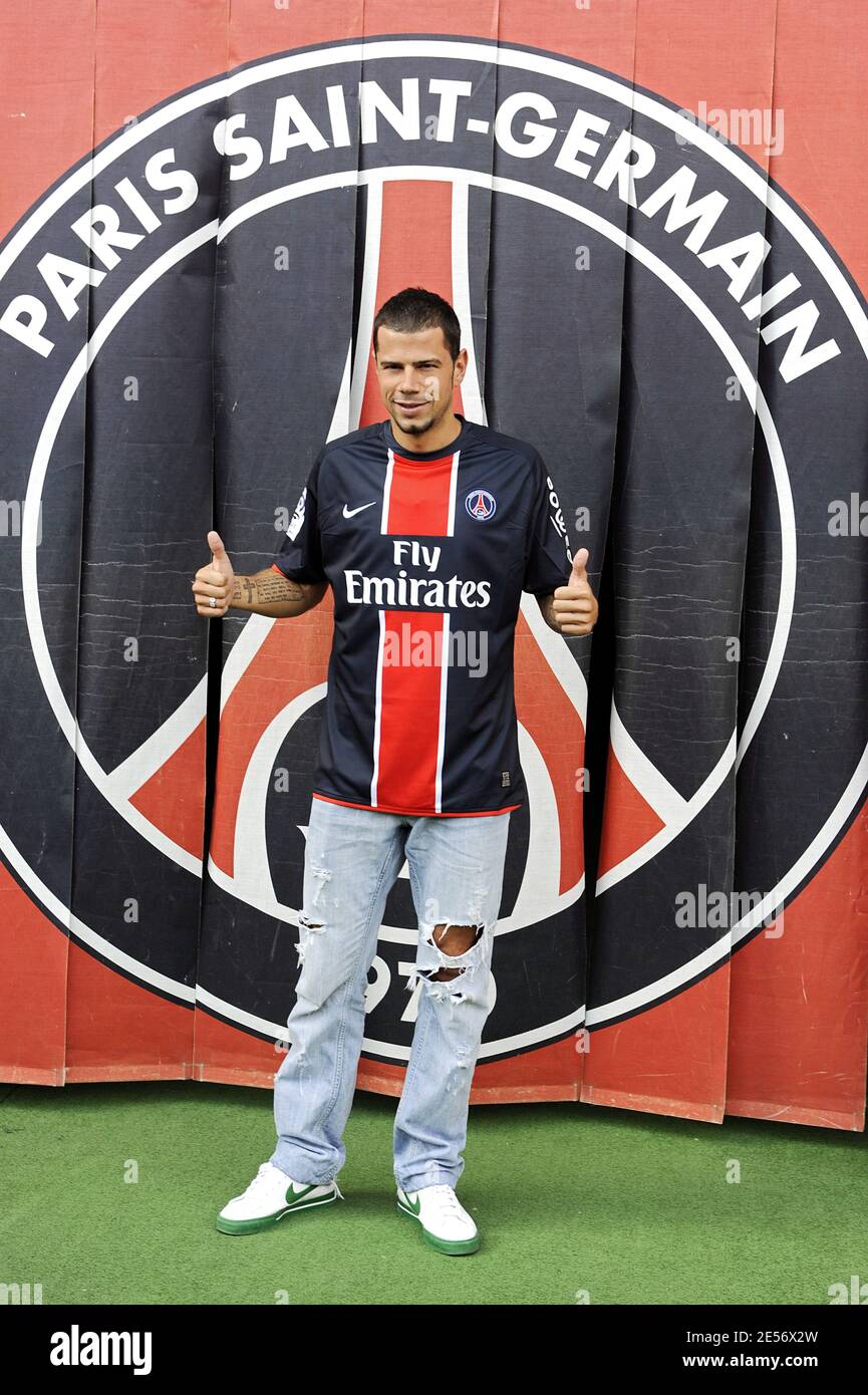 New Paris Saint Germain signing Mateja Kezman poses with his new jersey at 'Parc des Princes' in Paris, France on August 19, 2008. Photo by Mehdi Taamallah/Cameleon/ABACAPRESS.COM Stock Photo