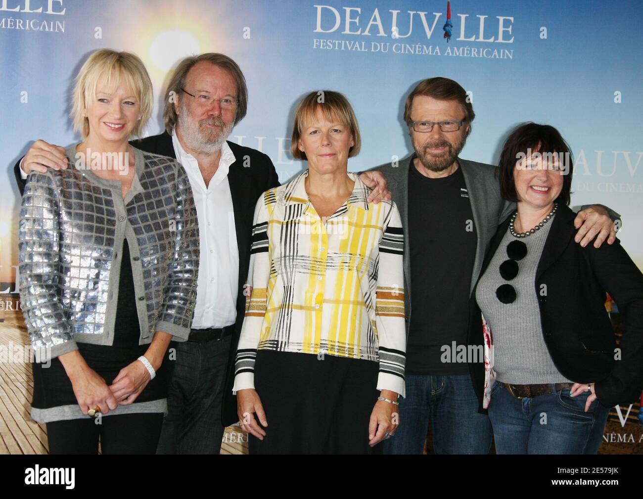 Judy cramer producer of mamma mia l to r hi-res stock photography and ...