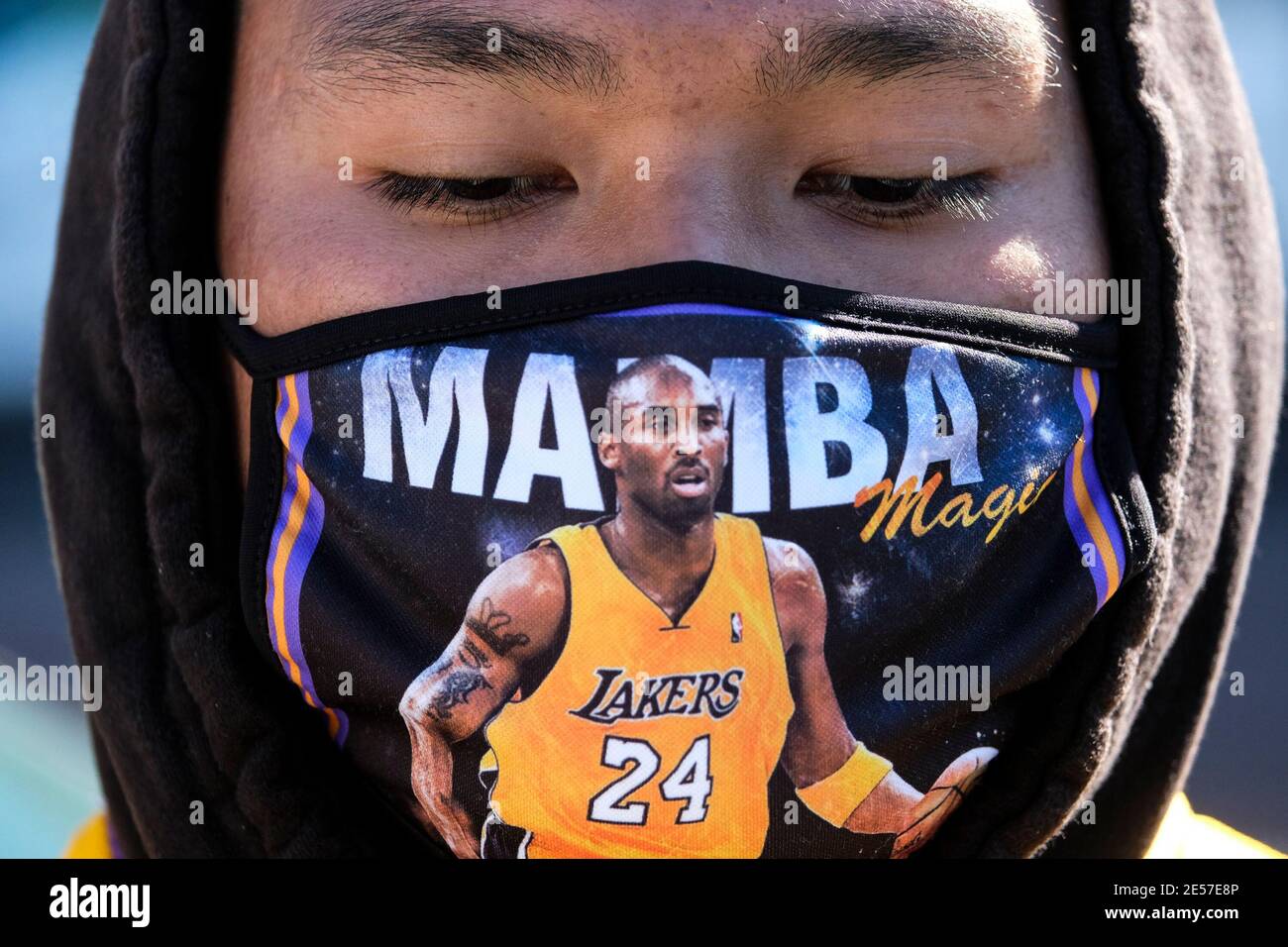 NBA Los Angeles Lakers Kobe Bryant Player Face Mask : : Sports,  Fitness & Outdoors