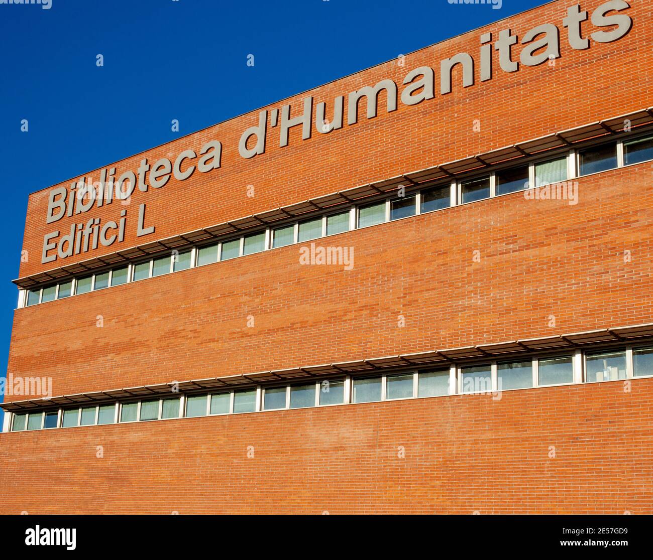 Missionary somersault Habubu Humanities Library (Biblioteca d'Humanitats) L Building (Edific L) of the  UAB (Universitat Autonoma de Barcelona) University of Barcelona, Spain  Stock Photo - Alamy