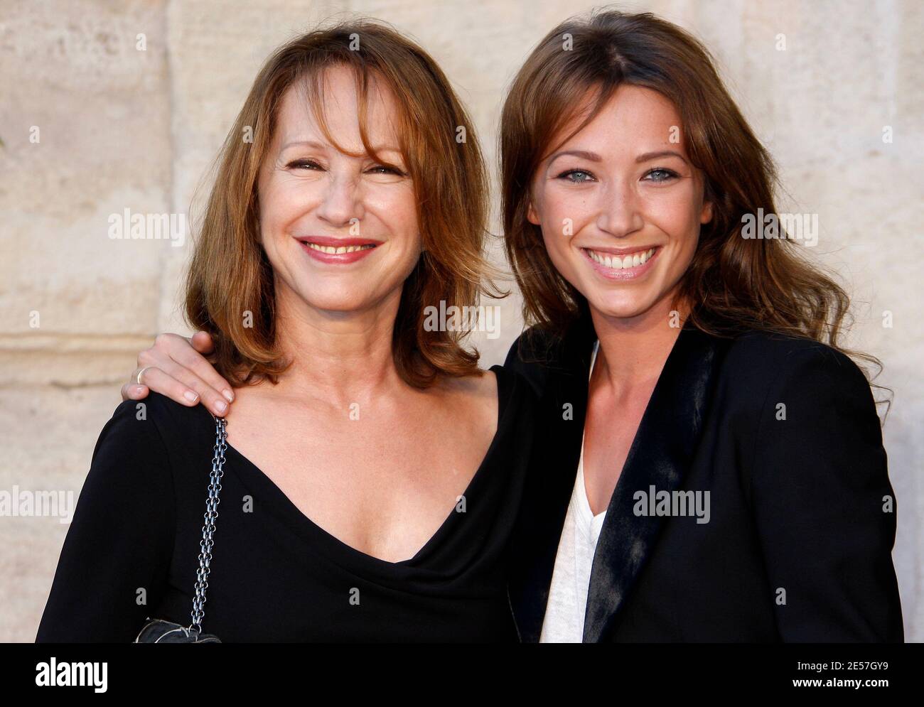 French actresses Nathalie Baye and Daughter Laura Smet pose during the 10th  TV Fiction Festival of La Rochelle, France on September 19, 2008. Photo by  Patrick Bernard/ABACAPRESS.COM Stock Photo - Alamy