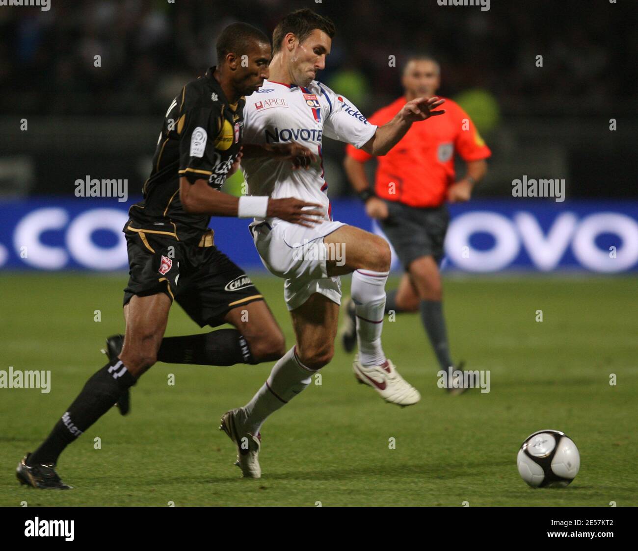 Lyon's Anthony Reveillere during the French Premier League soccer match, Olympique Lyonnais vs Nancy at Gerland Stadium in Lyon, France on September 27, 2008. Lyon's won 2-1. Photos by Vincent Dargent/Cameleon/ABACAPRESS.COM Stock Photo