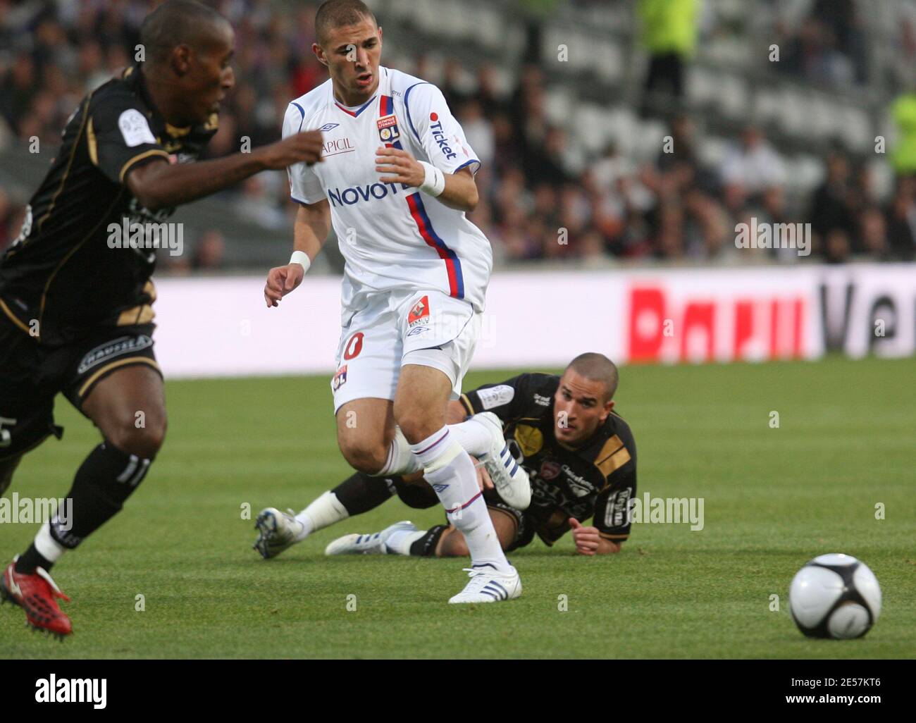 Lyon's Karim Benzema during the French Premier League soccer match, Olympique Lyonnais vs Nancy at Gerland Stadium in Lyon, France on September 27, 2008. Lyon's won 2-1. Photos by Vincent Dargent/Cameleon/ABACAPRESS.COM Stock Photo