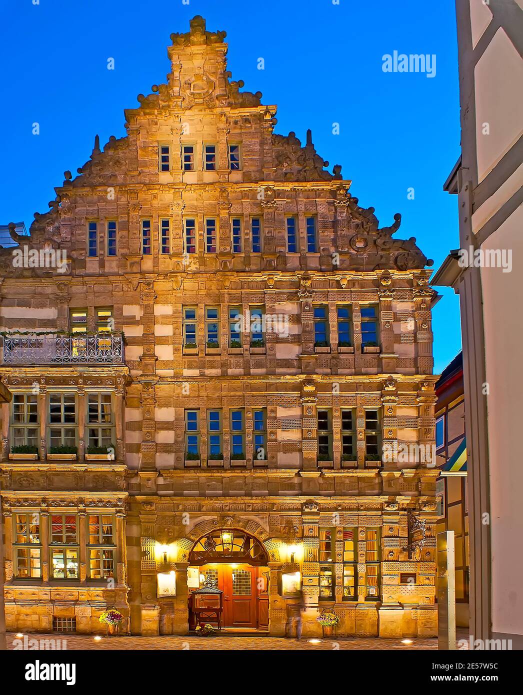 The Carved Facade Of Rattenfangerhaus Pied Piper s House Located In the-carved-facade-of-rattenfangerhaus-pied-piper-s-house-located-in