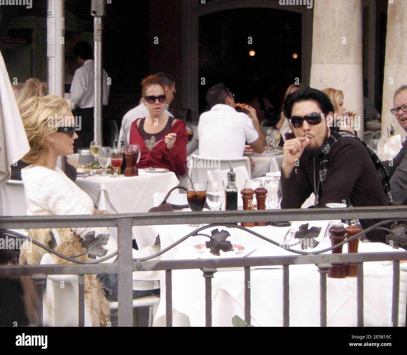 Exclusive!! Dave Navarro and new girlfriend Kelly Carlson spent Easter