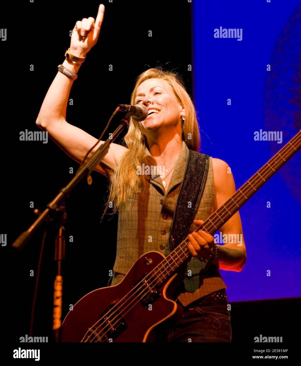 Singer Sheryl Crow performs onstage as part of the Stop Global Warming College Tour at The Republic in New Orleans 4/12/07    [[kat]] Stock Photo