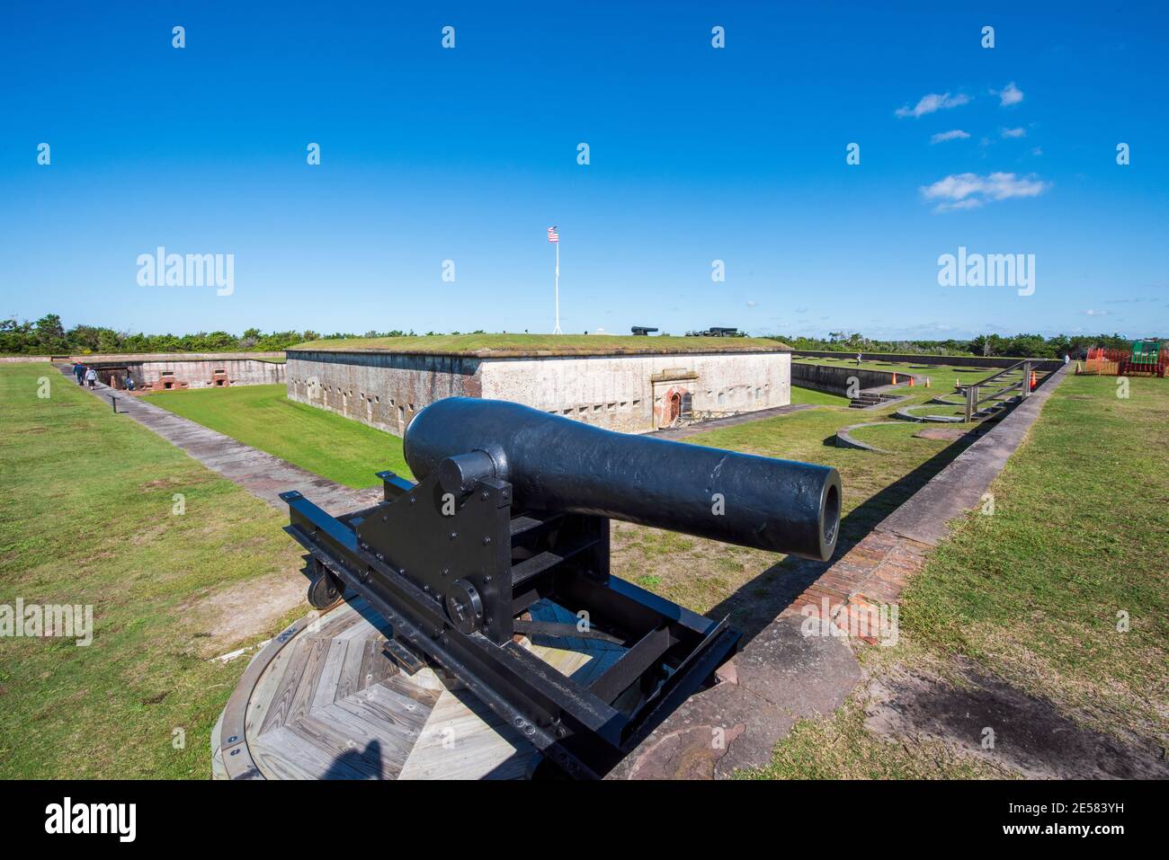 View of Model 1861 Confederate Rodman 10-inch Columbiad cannon at Fort Macon State Park in Atlantic Beach, NC. Fort Macon was constructed after the Wa Stock Photo