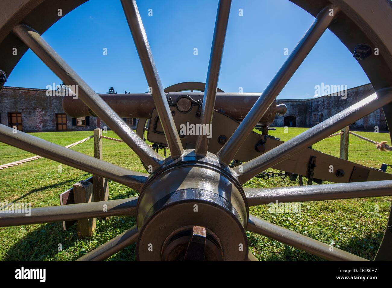 Model 1841 6-pounder field cannon at Fort Macon State Park in Atlantic Beach, NC. Smallest caliber cannon used in the American Civil War. Seven men cr Stock Photo