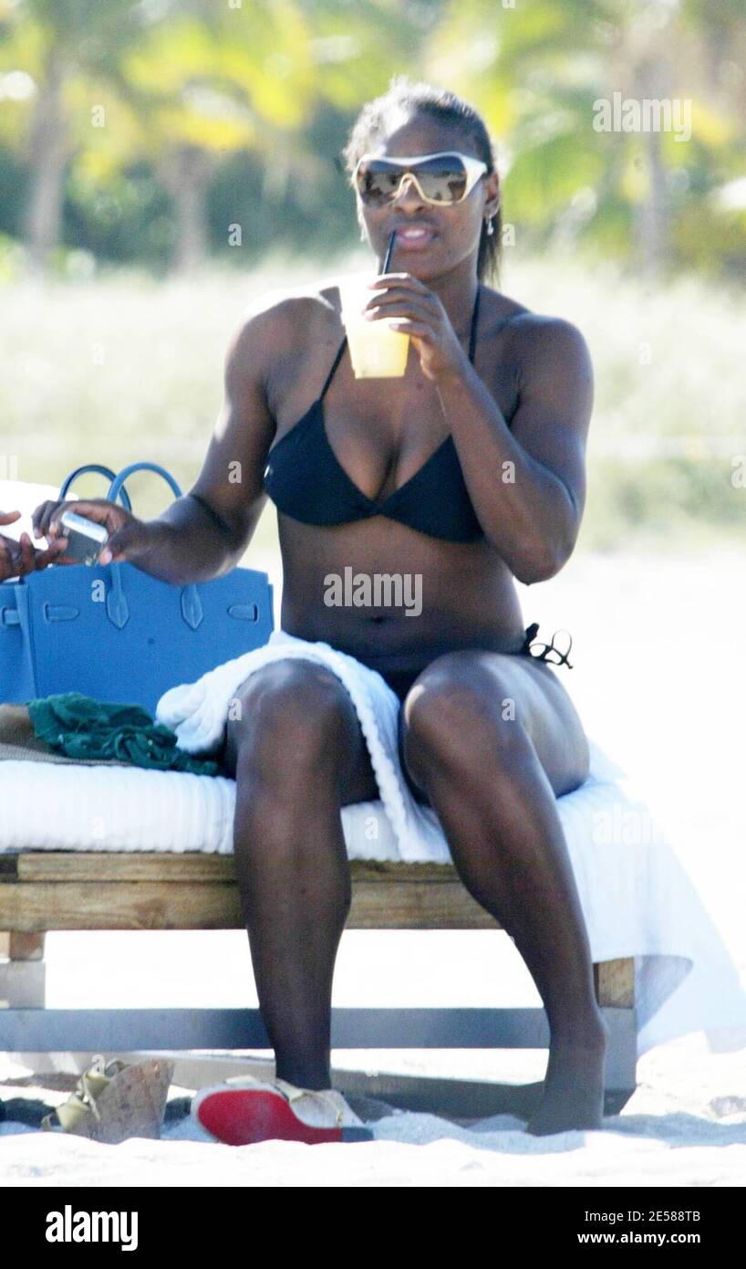 Exclusive Serena Williams Boyfriend Jackie Long Saves Her From A Wardrobe Malfunction During A Day On Miami Beach Fla 6 10 07 Mab Stock Photo Alamy