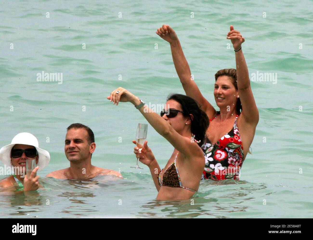 Exclusive!! Hot Latina model and actress Daisy Fuentes enjoys some  champagne and pizza on Miami Beach with friends and family. Miami Beach,  Fla. 6/24/07. [[tag mab]] Stock Photo - Alamy
