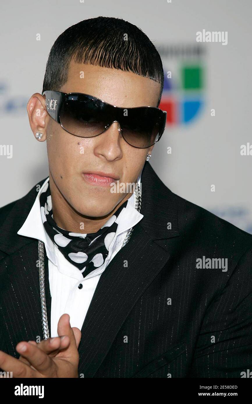 Daddy Yankee arrives for the 2007 Premios Juventud Awards at the BankUnited  Center. Coral Gables, Fla. 7/19/07. [[fam]] Stock Photo - Alamy