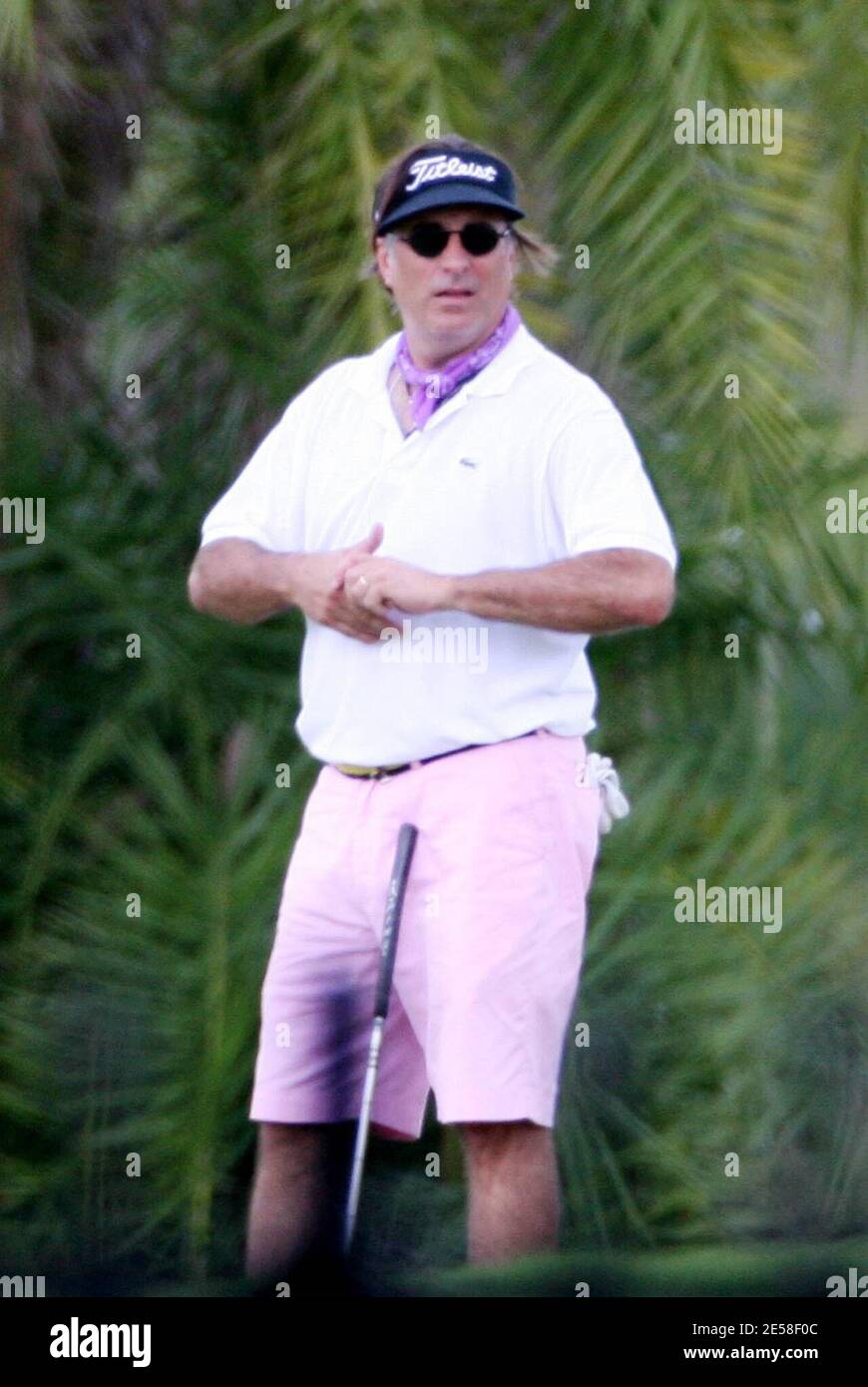 Andy Garcia hits the greens in pink shorts and matching cravat during an  afternoon's golf game with pals at a Miami country club. Miami, Fla.  7/31/07. [[tag]] Stock Photo - Alamy