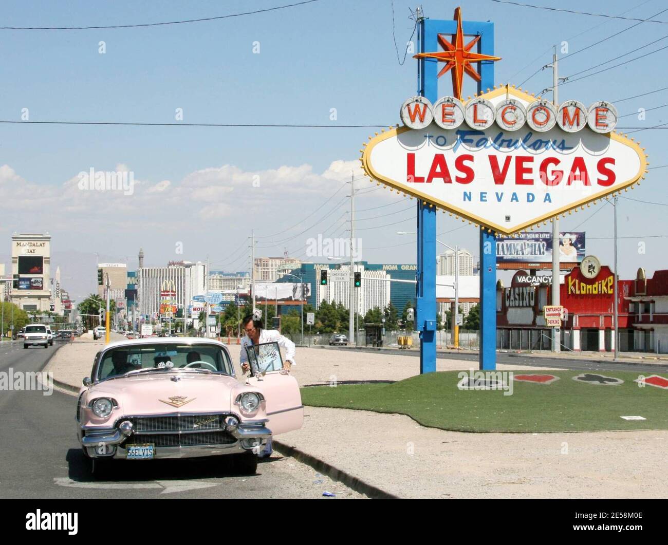 Exclusive!! The King takes some time out from eternity to help out with