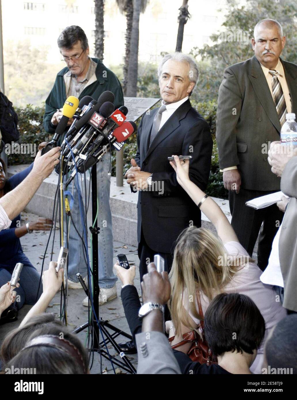 Kevin Federline's attorney Mark Vincent Kaplan spoke to the press shortly after the custody hearing today. He told the media that a written ruling would be made by the court Monday or Tuesday and that the current custody ruling had been extended over the weekend. Los Angeles, Calif. 10/26/07.   [[rac ral laj]] Stock Photo