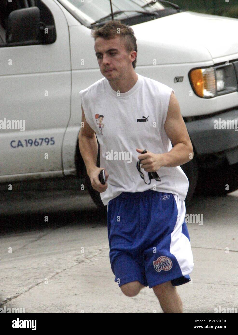 Exclusive!! Frankie Muniz is a zero! Muniz wore a personalized t-shirt while jogging to the gym. West Hollywood, Calif. 10/27/07.   [[rac ral]] Stock Photo