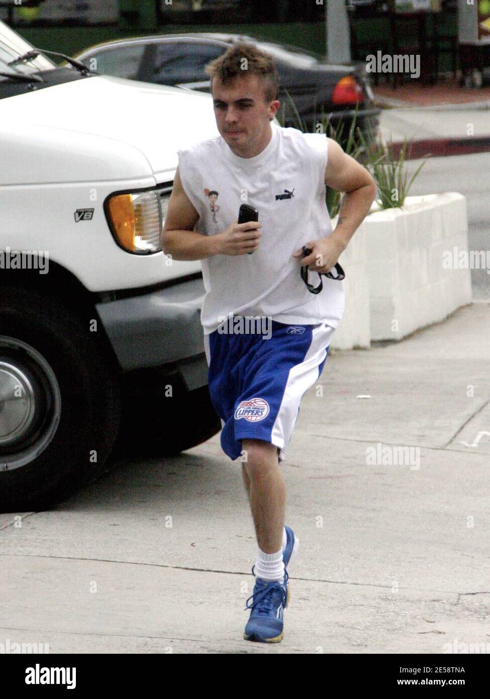 Exclusive!! Frankie Muniz is a zero! Muniz wore a personalized t-shirt while jogging to the gym. West Hollywood, Calif. 10/27/07.   [[rac ral]] Stock Photo