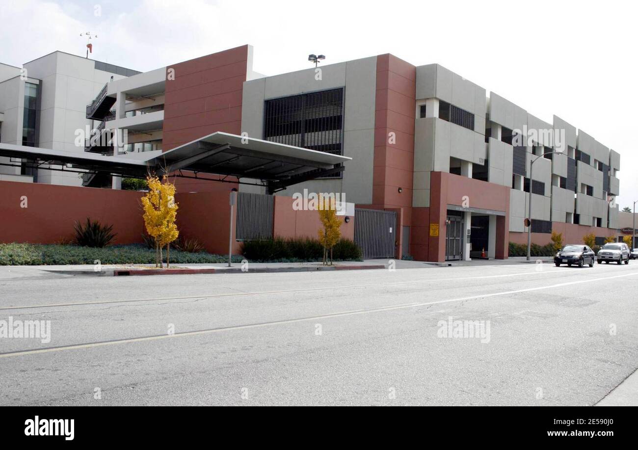 This is the Glendale City Jail where Kiefer Sutherland is currently serving his 48-day jail sentence. The jail is a state-of-the-art podular facility that is 32,000 square feet with 48 cells and 96 beds. It is the third busiest municipal jail in Los Angeles county and each 10x8 cell is double occupancy with toilet, washbasin and water fountain. A shower is provided in the day room area. Los Angeles, CA. 12/6/07.   [[wam]] Stock Photo