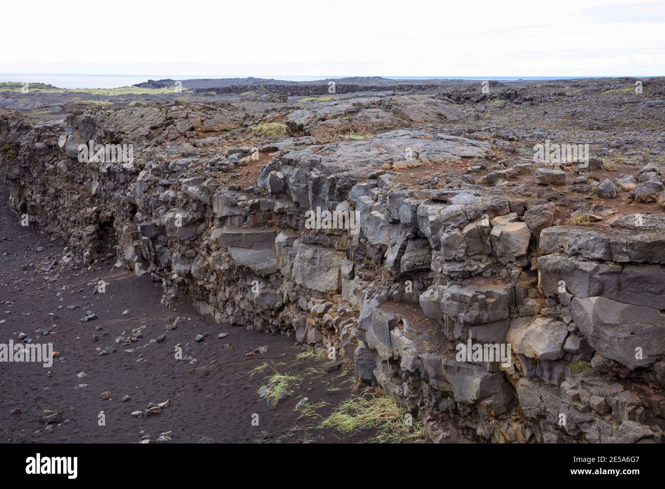 Valley Midlinda, Bru milli Heimsalfa, rift valley between two tectonic plates, Iceland Stock Photo