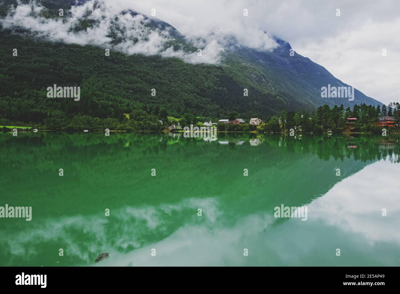 Reflection on still water hi-res stock photography and images - Alamy