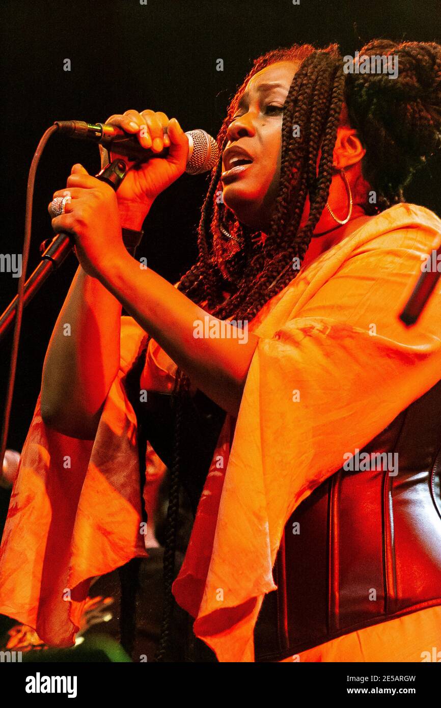 Caron Wheeler of Soul II Soul singing during live performance in Cardiff Stock Photo