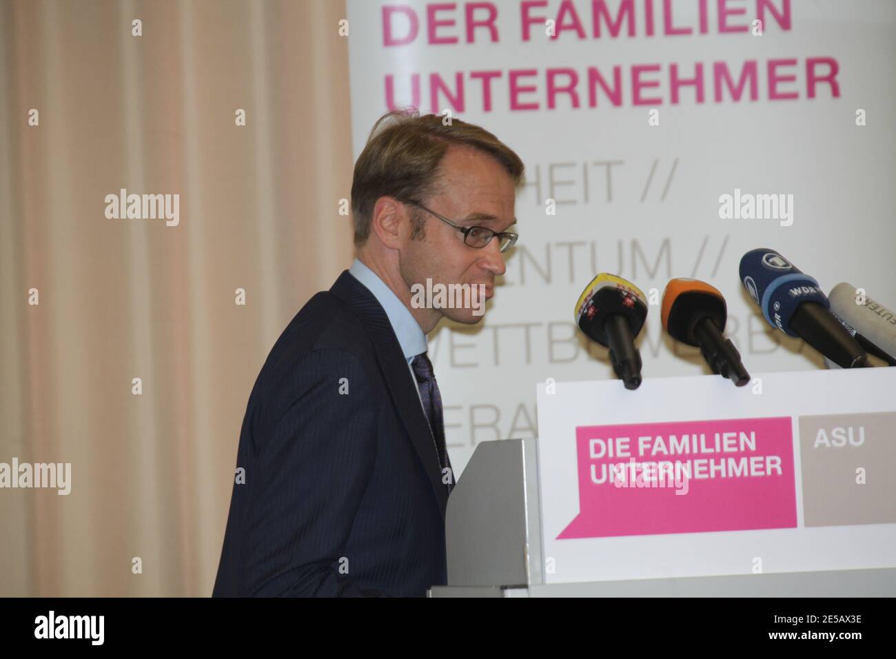 Auf einer Veranstaltung der Gruppe 'Die Familienunternehmer - ASU' in Köln spricht Dr. Jens Weidmann, Präsident der Deutschen Bundesbank. Stock Photo