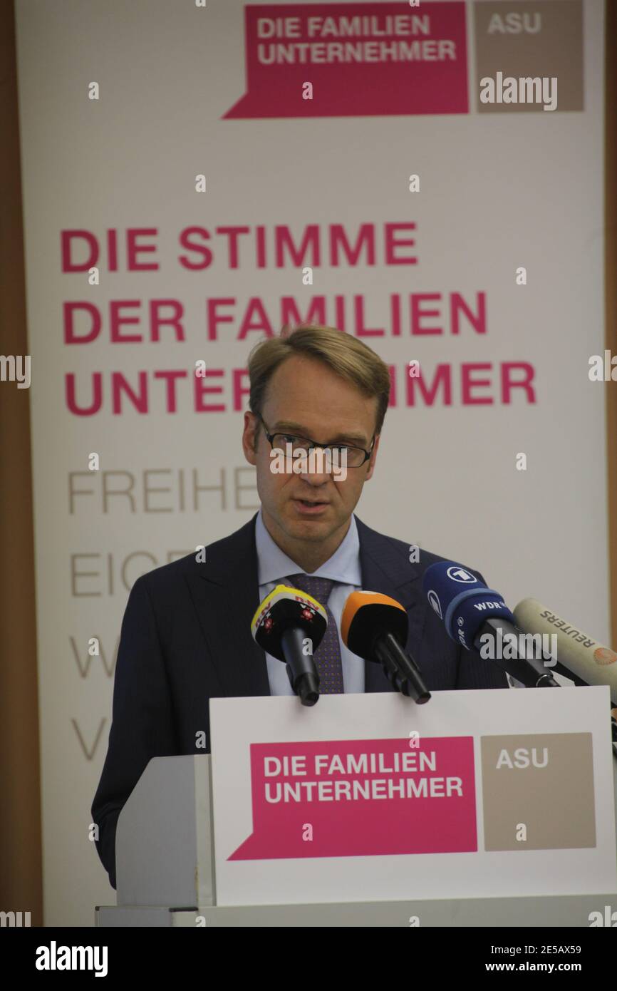 Auf einer Veranstaltung der Gruppe 'Die Familienunternehmer - ASU' in Köln spricht Dr. Jens Weidmann, Präsident der Deutschen Bundesbank. Stock Photo