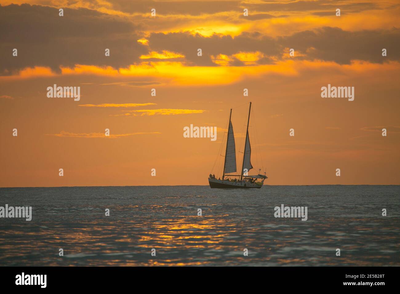 Friends Sailing On Sunset Sailboat High Resolution Stock Photography And Images Alamy Friends Sailing On Sunset Sailboat High Resolution Stock Photography And Images Alamy