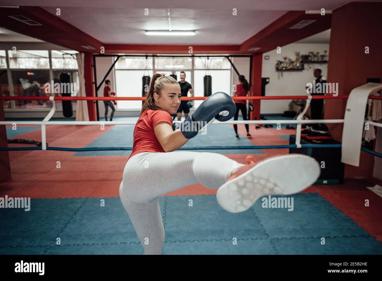 Girl Kickboxing High Resolution Stock Photography and Images Alamy