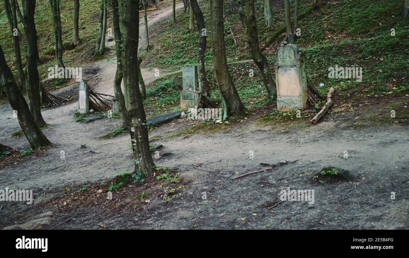 Cemetery full of headstones hi-res stock photography and images - Alamy