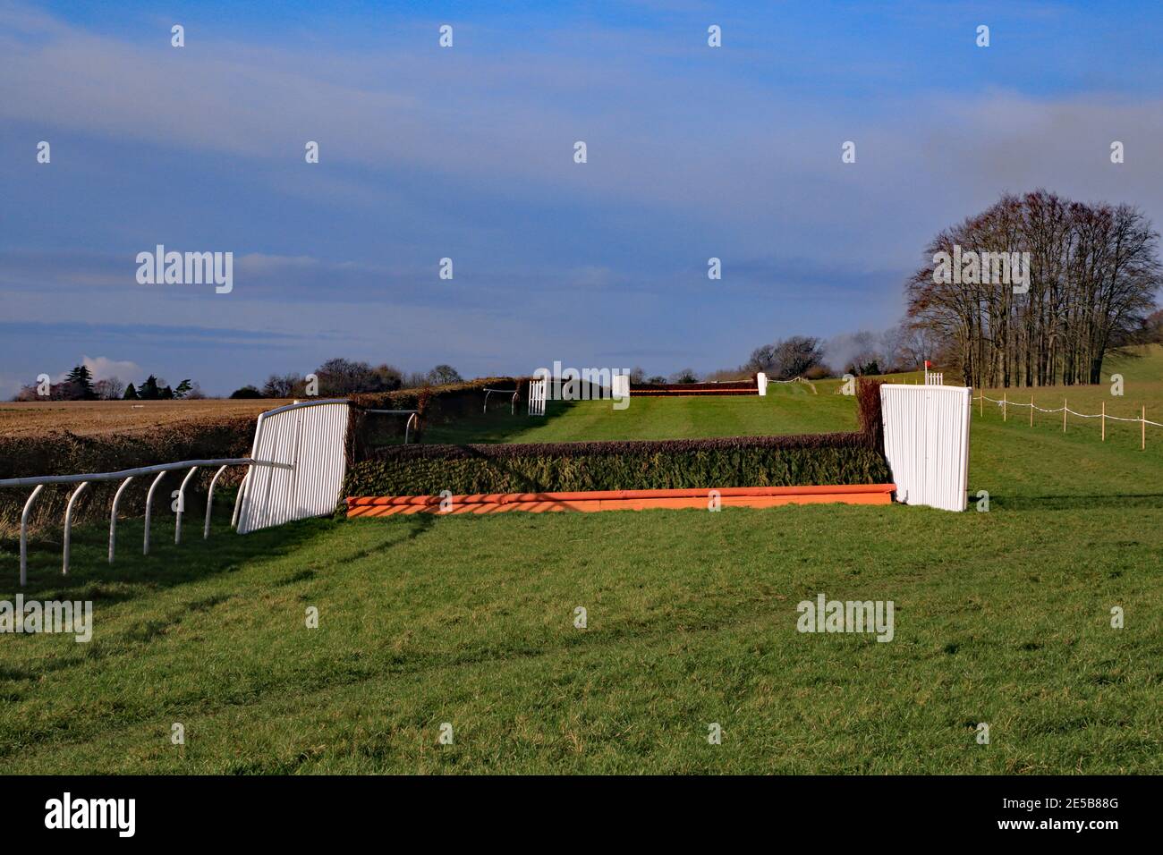 Point point racing charing racecourse hi-res stock photography and ...