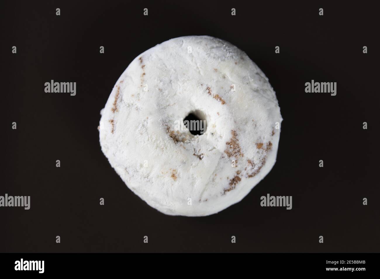 Donut cinnamon sugar black hi-res stock photography and images - Alamy