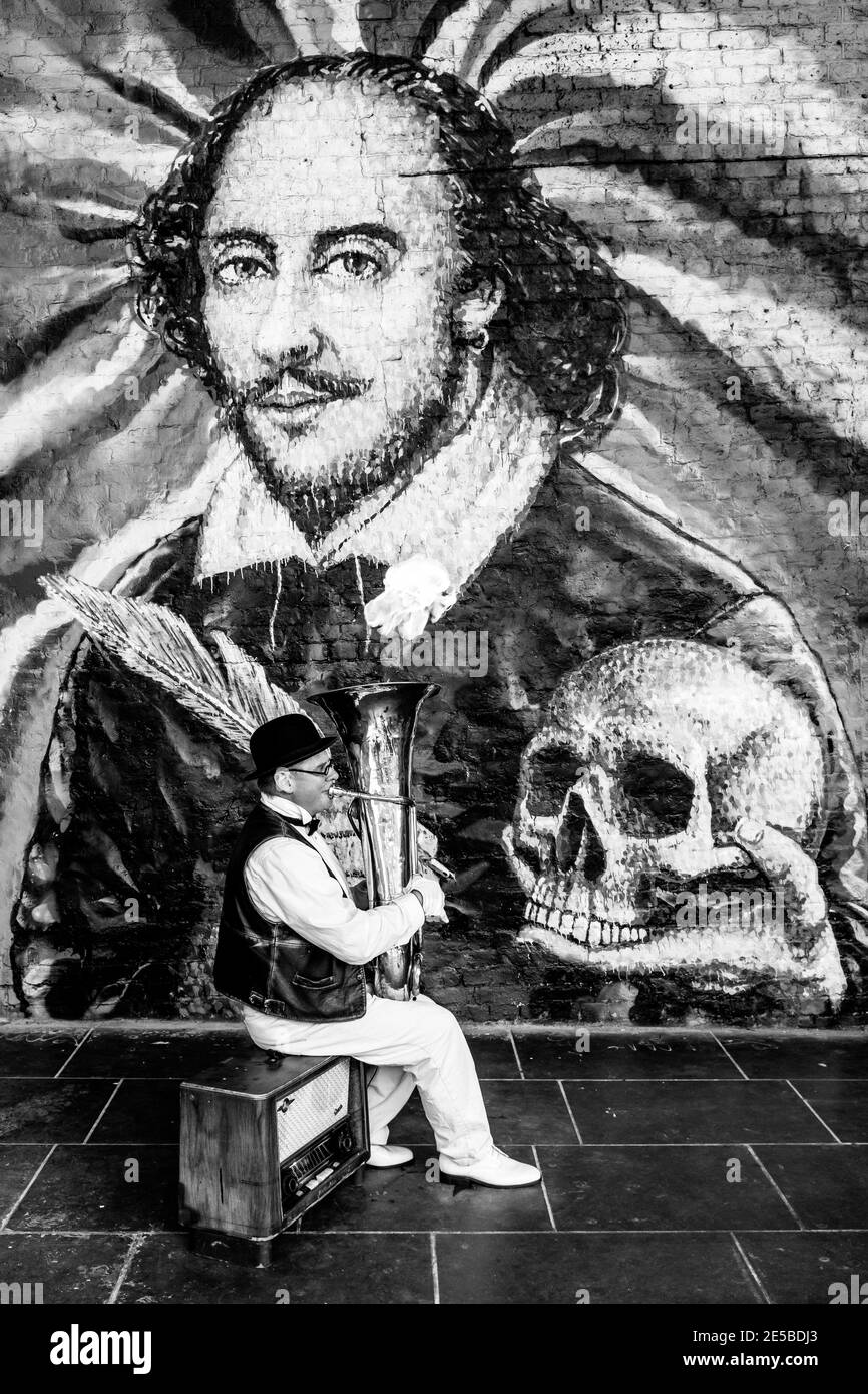 William shakespeare street art mural hi-res stock photography and ...