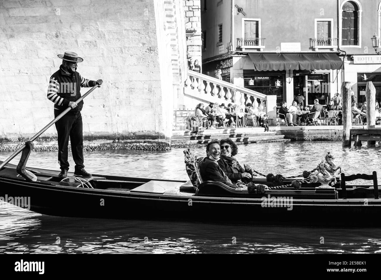 Gondola ride venice couple Black and White Stock Photos & Images Alamy