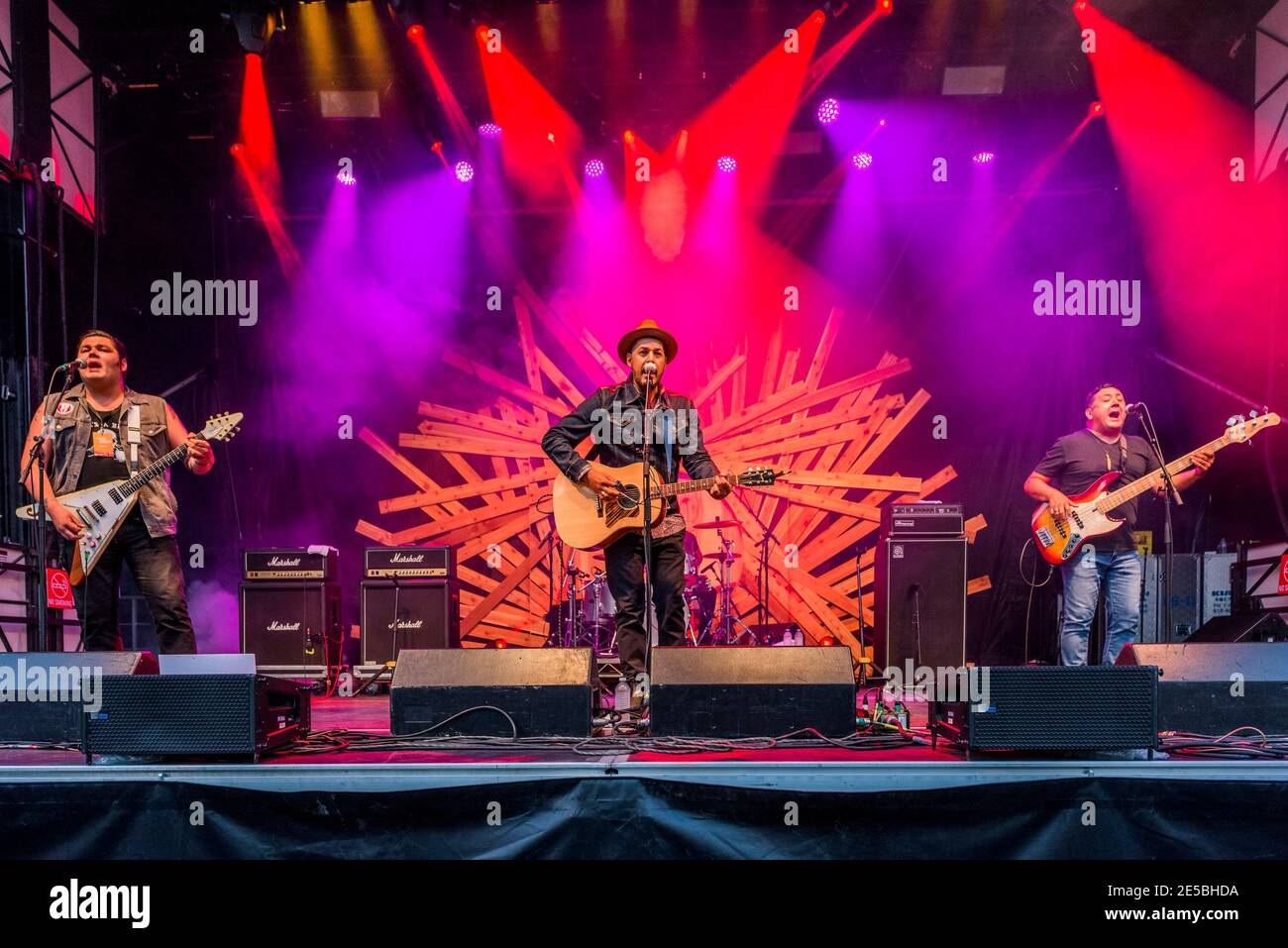 Midnight shine hires stock photography and images Alamy