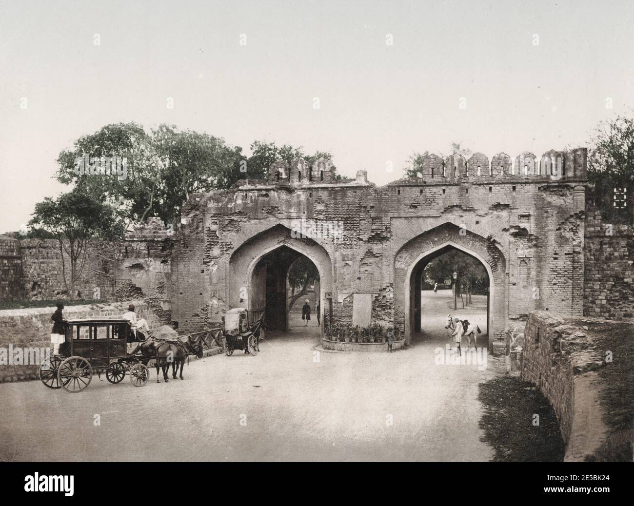 19th century vintage photograph: horses and carriage, Cashmere Gate, Kashmir Gate, Dehli India. Stock Photo