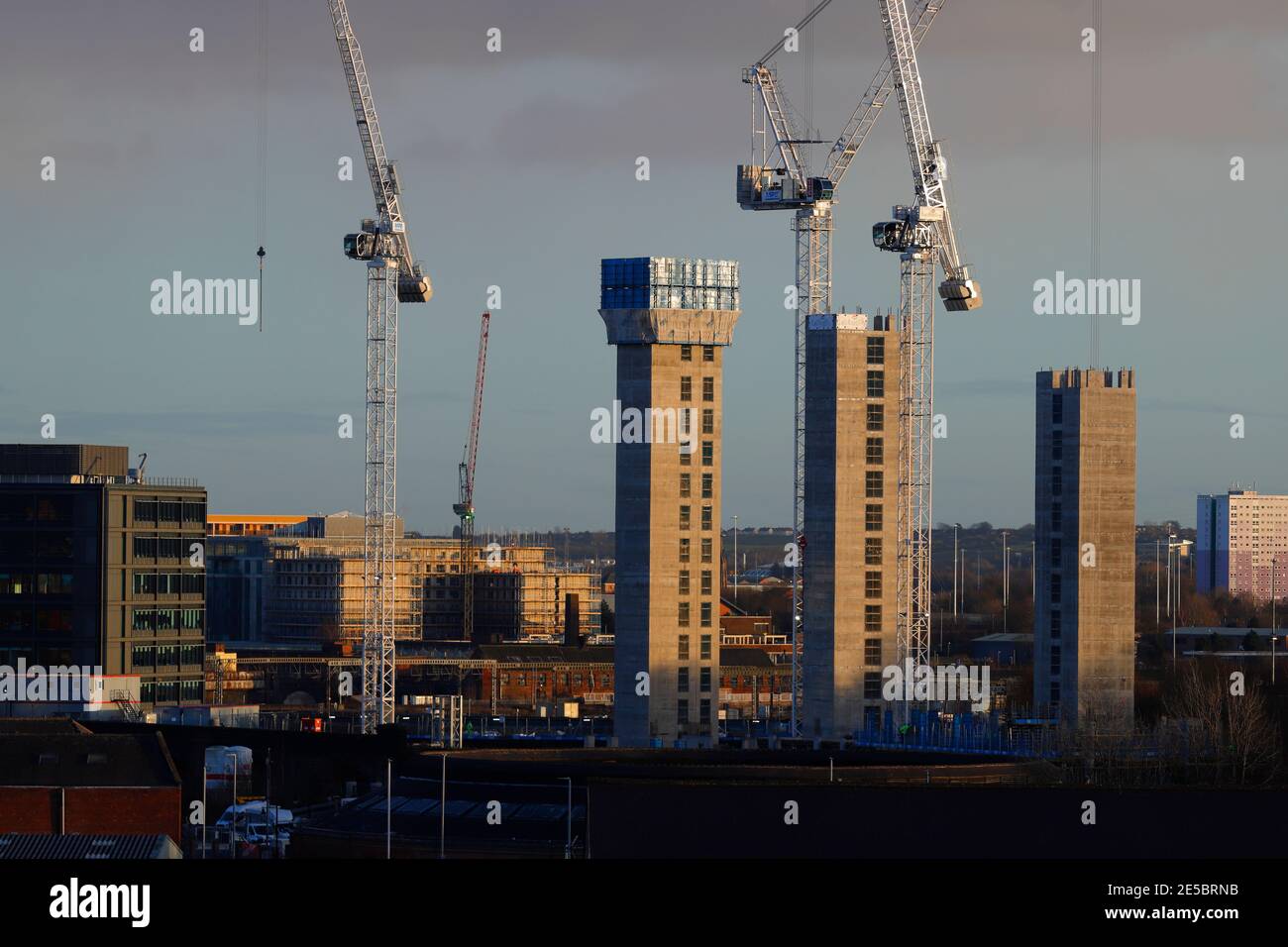 Monk bridge tower cranes leeds hires stock photography and images Alamy