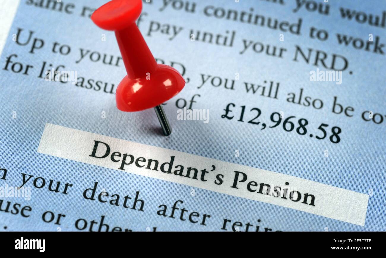 PENSION INFORMATION LETTER SHOWING DEPENDANTS PENSION INFORMATION RE PENSIONS RETIREMENT PENSIONERS ETC UK Stock Photo