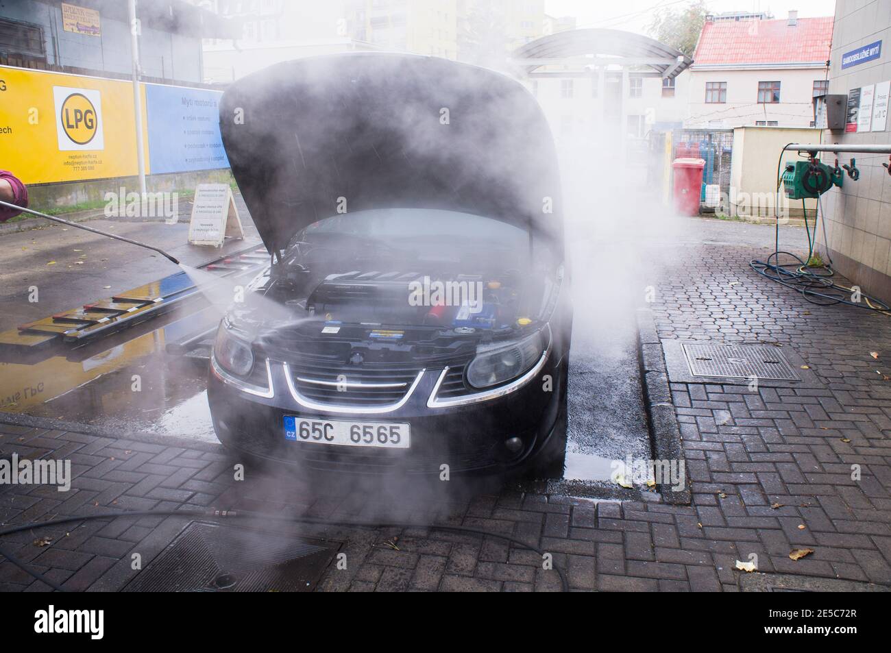 Manual car wash engine with pressure water, washing car, cleaning vehicle engine, Saab, Czech