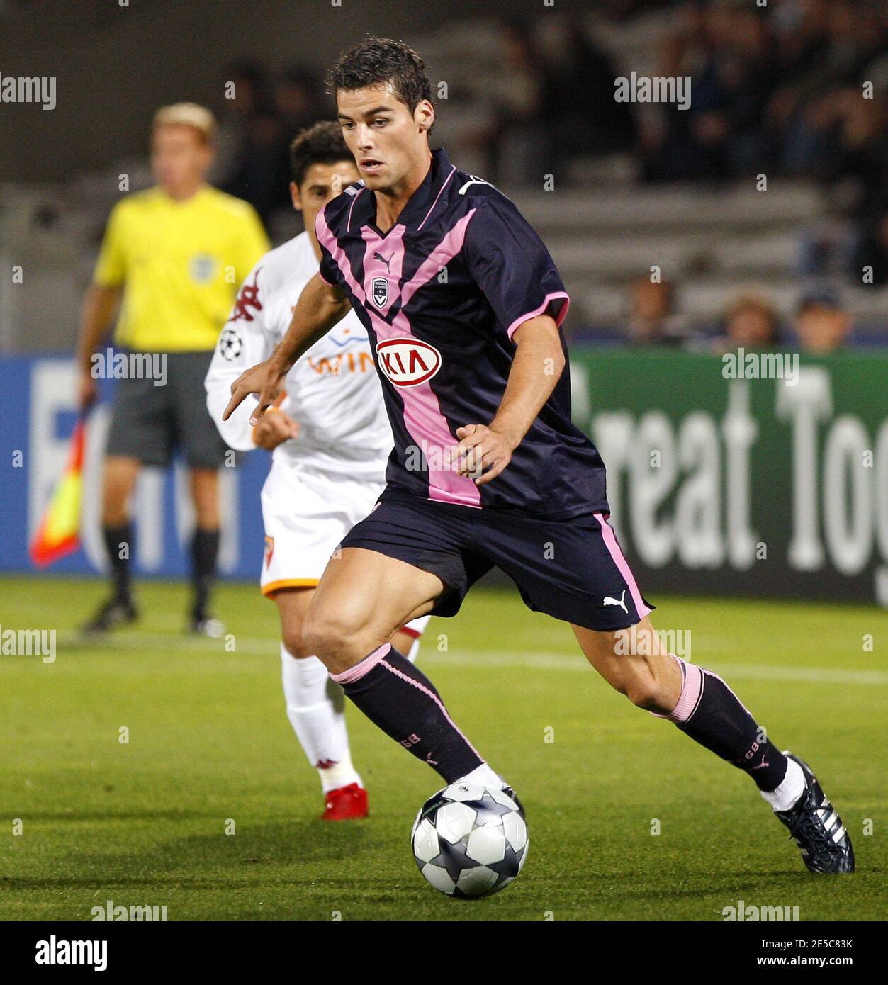 Fanion Girondins Bordeaux Vs Standard Liège – Coupe UEFA 2001-2002 – 10x9 Cm