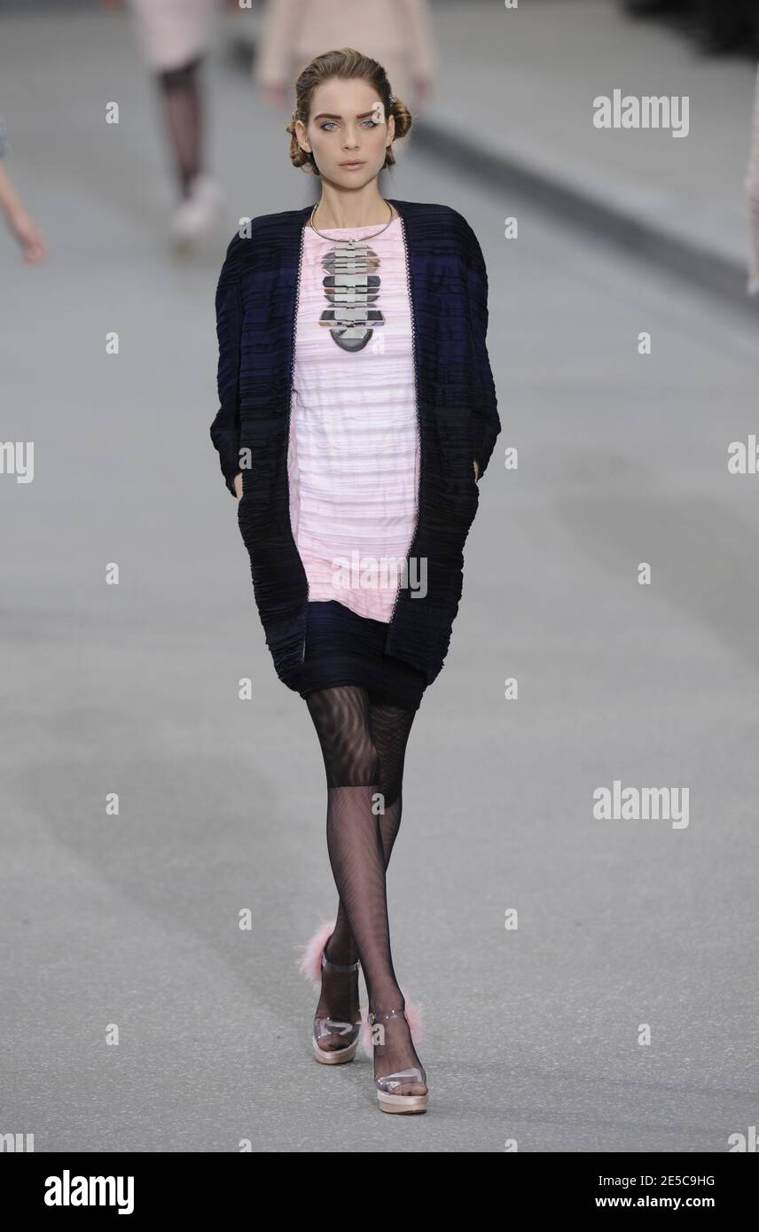 Karl Lagerfeld on the catwalk during the Chanel house Spring-Summer 2009  Ready-to-Wear collection show in Paris, France on October 3, 2008. Photo by  Orban Thierry/ABACAPRESS.COM Stock Photo - Alamy
