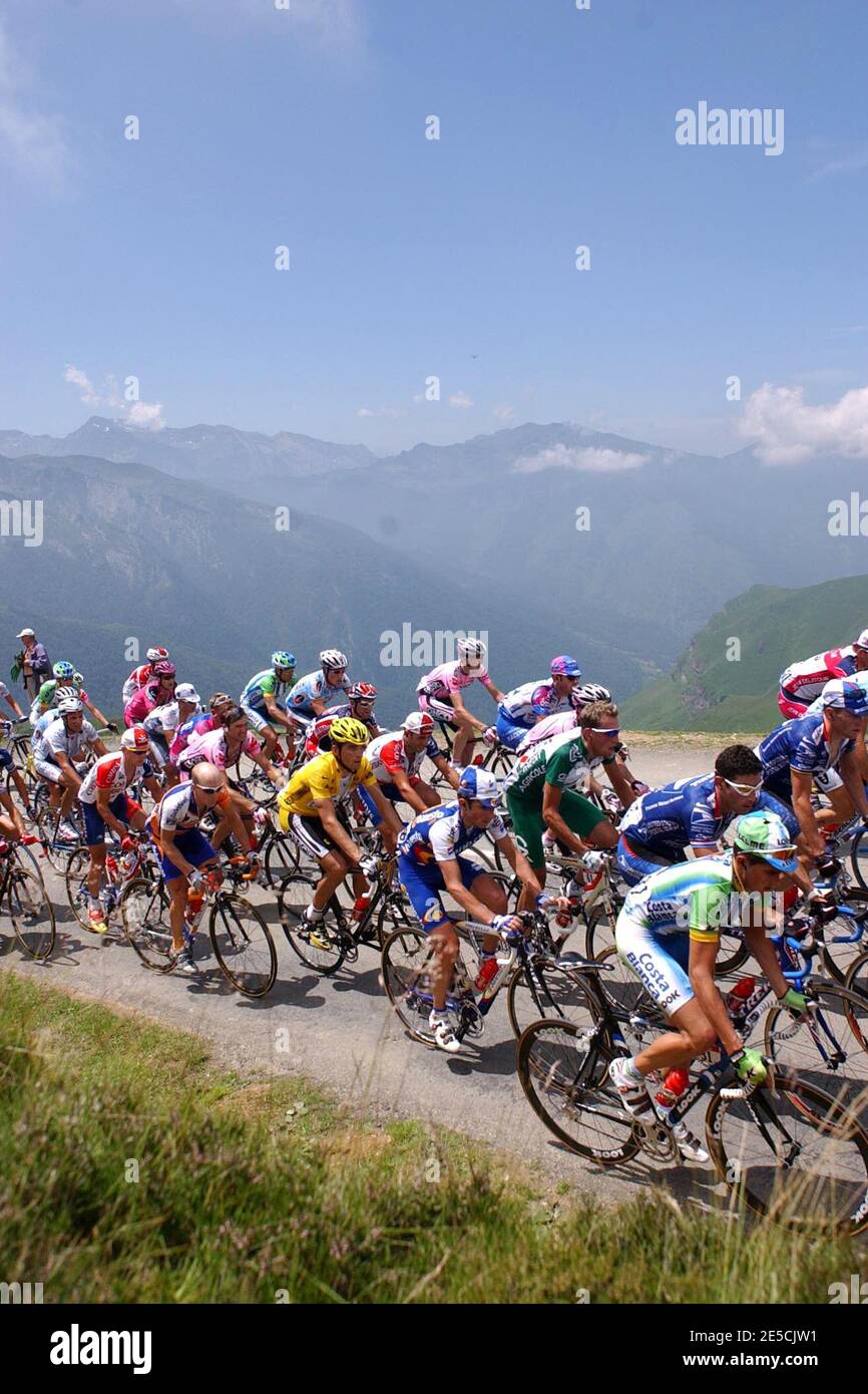 2002 tour de france hi-res stock photography and images - Alamy