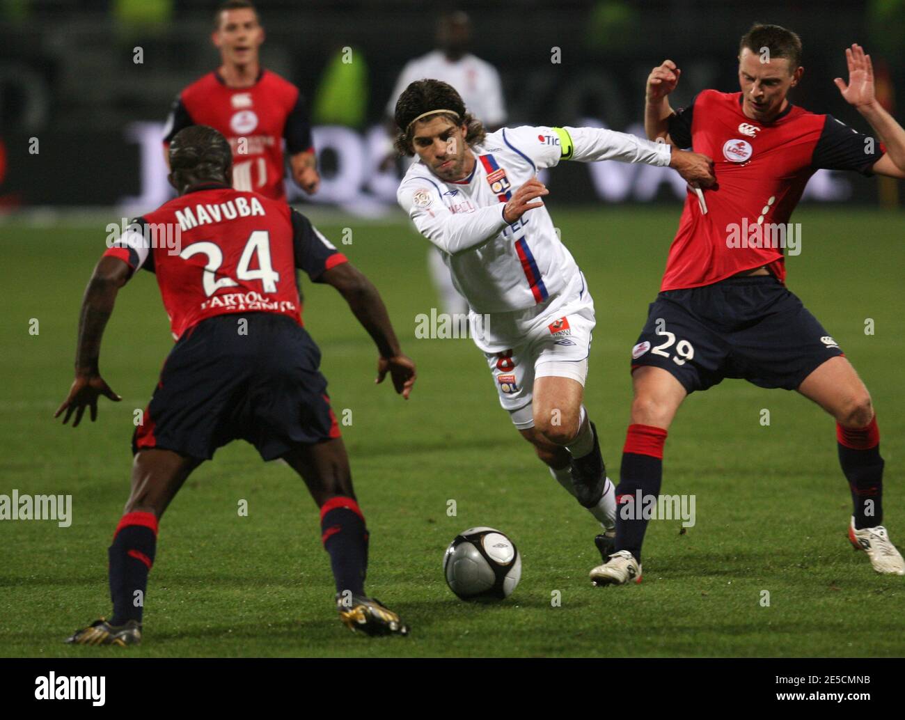 Lyon's Pernambucano Juninho during the French Premier League soccer match, Olympique Lyonnais vs Lille olympique sporting club in Lyon, France on October 18, 2008. The match ended in a 2-2 draw. Photos by Vincent Dargent/Cameleon/ABACAPRESS.COM Stock Photo