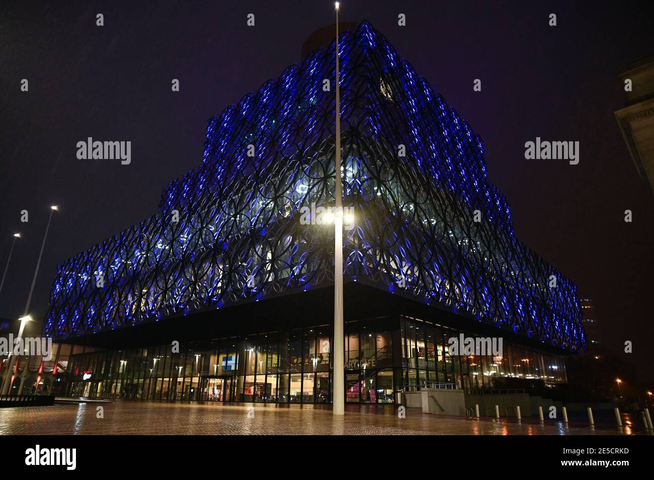 Birmingham, UK. 27th Jan, 2021. Buildings were lit up purple to mark the Holocaust Memorial Day this evening. The Library of Birmingham stands illuminated with purple lighting as they took part in 'Light The Darkness' Pic by Credit: Sam Holiday/Alamy Live News Stock Photo