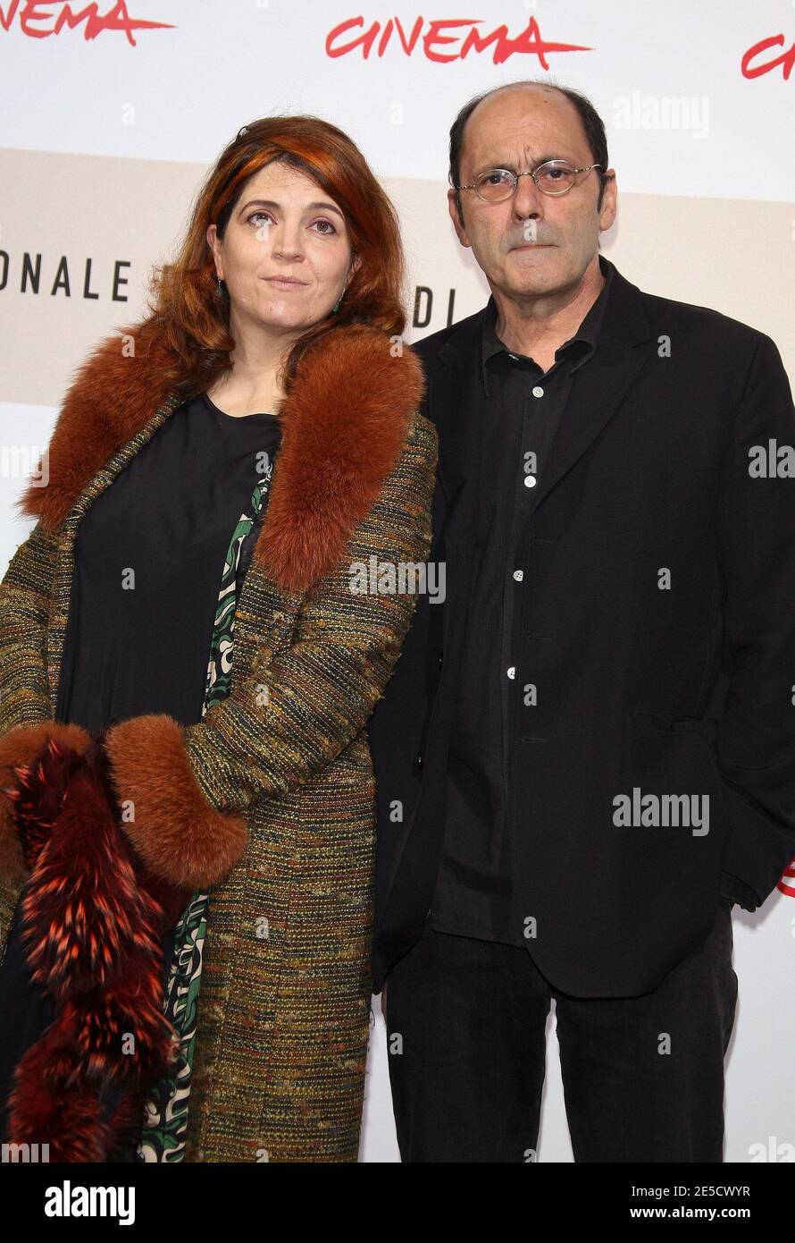 Agnes Jaoui and Jean-Pierre Bacri pose for a photocall for 'Parlez-moi de  la pluie' during 3rd 'Rome film festival' in Rome, Italy on October  26,2008. Photo by Denis Guignebourg/ABACAPRESS.COM Stock Photo -