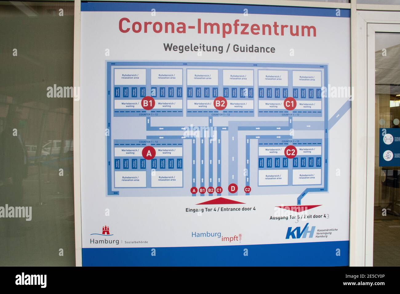 Corona-Impfzentrum, Kassenärzliche Vereinigung, Hamburg, St. Pauli, Messehalle 3, 27.01.2021 Stock Photo