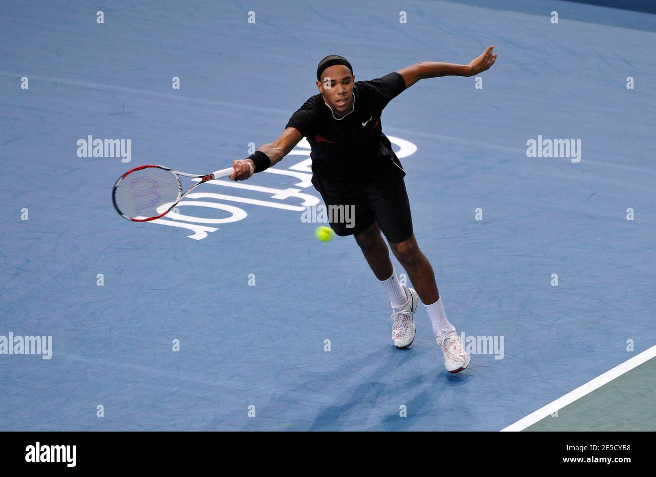 France's Josselin Ouanna is defeated by Sweden's Robin Soderling, 6-3, 6-4,  in their second round of the BNP Paris Masters indoor tennis tournament at  the Palais Omnisports Paris-Bercy in Paris, France on