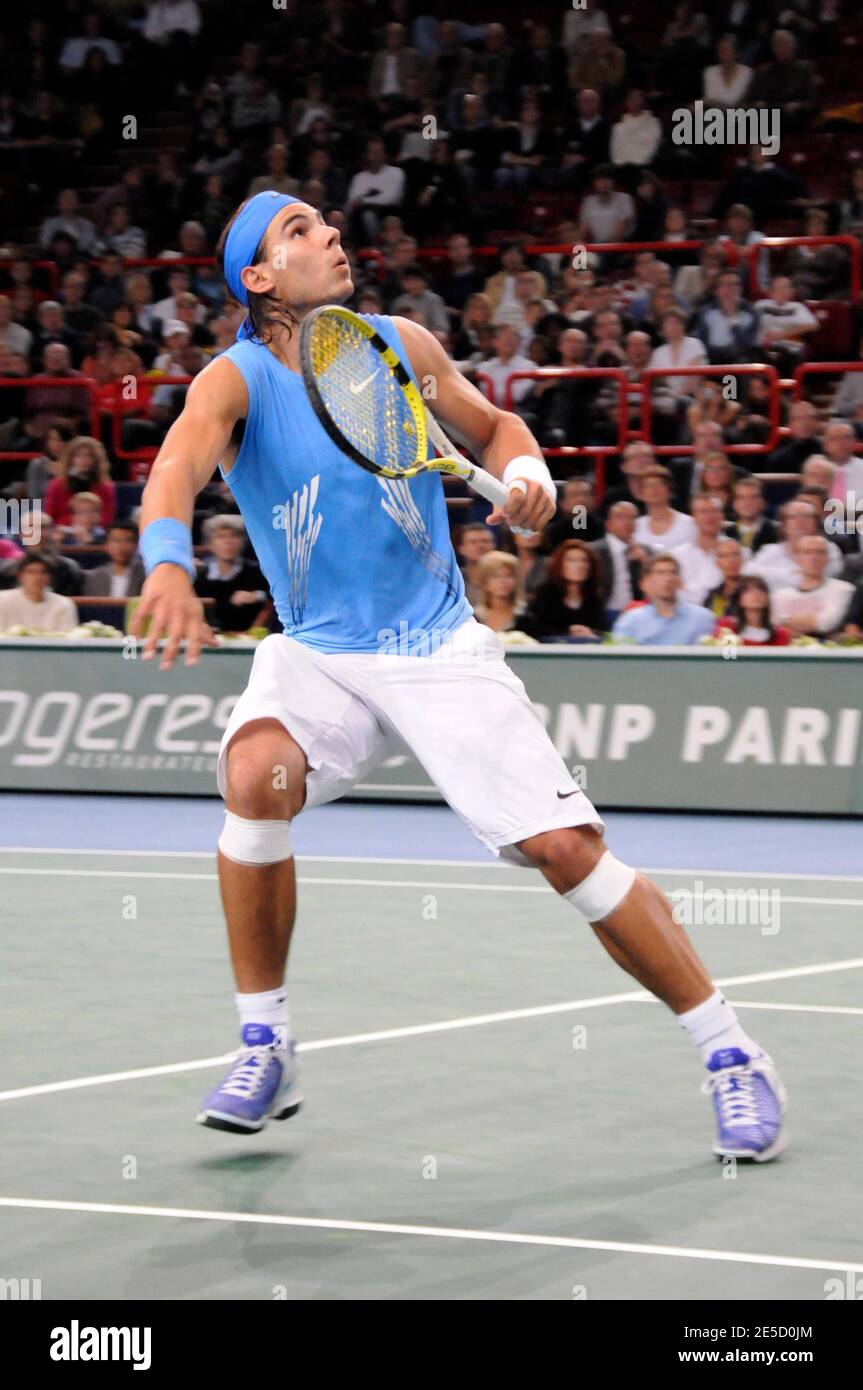 Spain's Rafael Nadal defeats, 6-2, 6-4, France's Florent Serra in their second round of the BNP Paris Masters indoor tennis tournament at the Palais Omnisports Paris-Bercy in Paris, France on October 29, 2008. Photo by Thierry Plessis/ABACAPRESS.COM Stock Photo